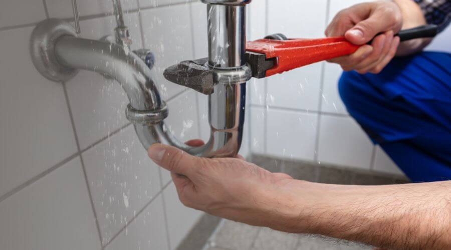 Expert burst pipe repair services in Opolis, KS